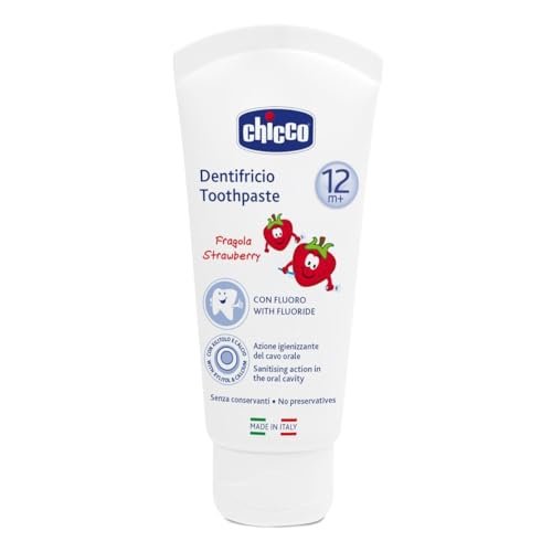 Chicco Dentifricio Bambini alla Fragola Delicato sui Dentini, Bassa Abrasività, con Fluoro e Xilitolo, Senza Conservanti, Contrasta la Formazione delle Carie e Rimuove la Placca - 50 ml, 1+ Anni